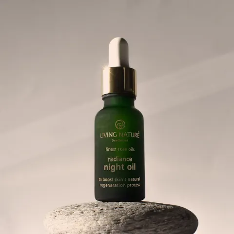[Hỏa tốc] Tinh chất dưỡng sáng da, giảm thâm sạm Living Nature Radiance Night Oil 18ml