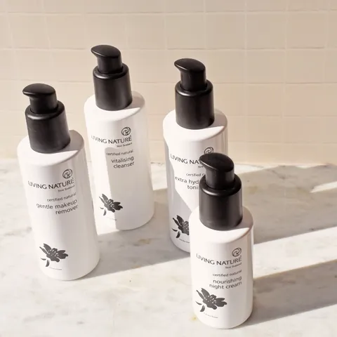 [Hỏa tốc] Nước tẩy trang Living Nature Gentle Makeup Remover