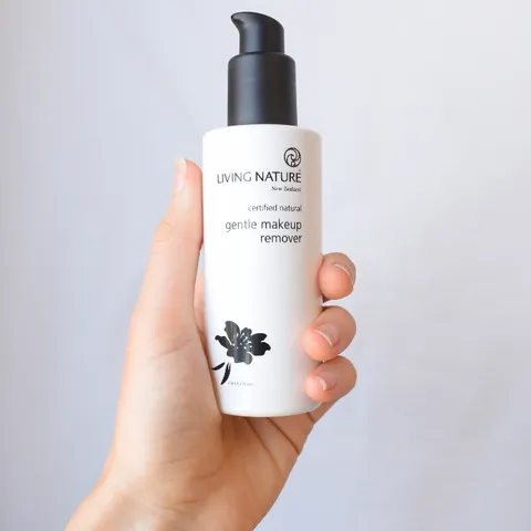 [Hỏa tốc] Nước tẩy trang Living Nature Gentle Makeup Remover