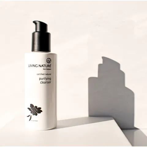 [Hỏa tốc] Sữa rửa mặt làm sạch sâu Living Nature Purifying Cleanser 120ml