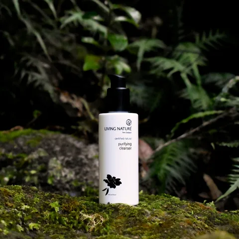 [Hỏa tốc] Sữa rửa mặt làm sạch sâu Living Nature Purifying Cleanser 120ml