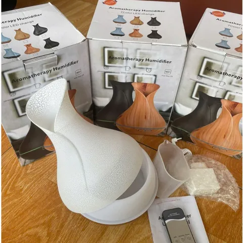 MẪU MỚI NHẤT - Máy Xông Tinh Dầu Hoa Tulip Vân Rạn Dung Tích Lớn 550ml Kèm Remote Điều Khiển