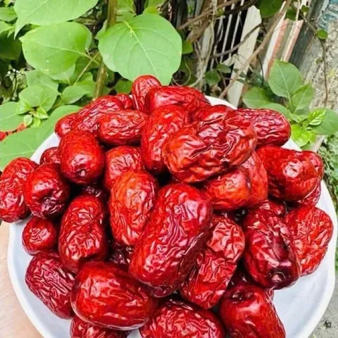 táo đỏ hòa điền tân cương loại 1 hộp 1kg quả to ngọt thanh biếu tặng quá hợp lí