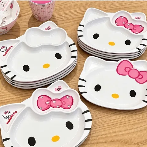 đĩa nhựa hello kitty chia ngăn – xinh xắn, tiện lợi cho bé