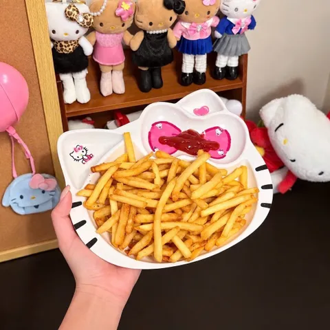 đĩa nhựa hello kitty chia ngăn – xinh xắn, tiện lợi cho bé