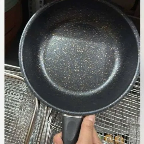 CHẢO CHIÊN CHỐNG DÍNH VÂN ĐÁ SIZE 20CM TIỆN DỤNG