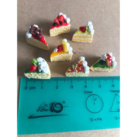 bánh góc 1,5cm mini bằng đất sét
