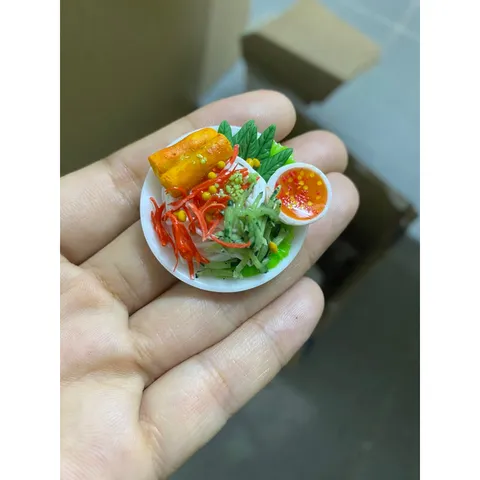 mô hình dĩa bún chả giò mini bằng đất sét