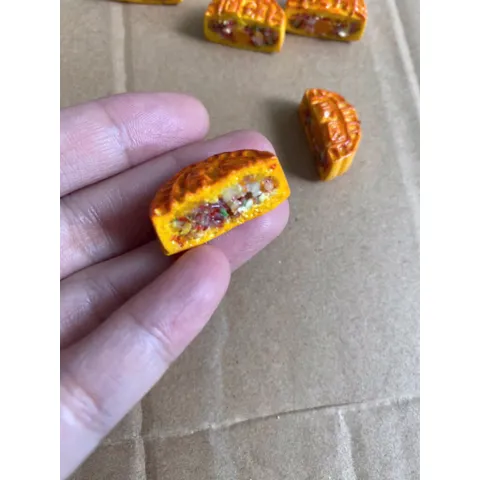 bánh trung thu thập cẩm cắt đôi 2,5cm