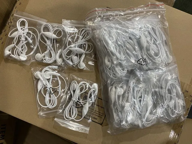 Tai nghe dây chân 3.5mm Motorola - dùng được máy tính , điện thoại , laptop. (P2693)