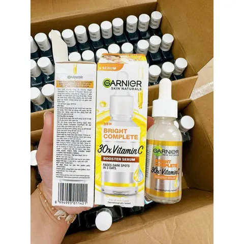 Tinh Chất Dưỡng Da Garnier Bright Complete 30ml - 30x Vitamin C, Làm Sáng Da, Mờ Thâm, Chiết Xuất Yuzu, Phù Hợp Mọi Loại Da 823012