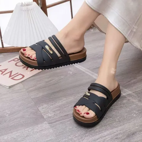 Dép nữ quai ngang bản to phối khóa kim loại cao cấp – sandal đế bệt êm chân, phong cách tối giản sang trọng đế cao 4cm