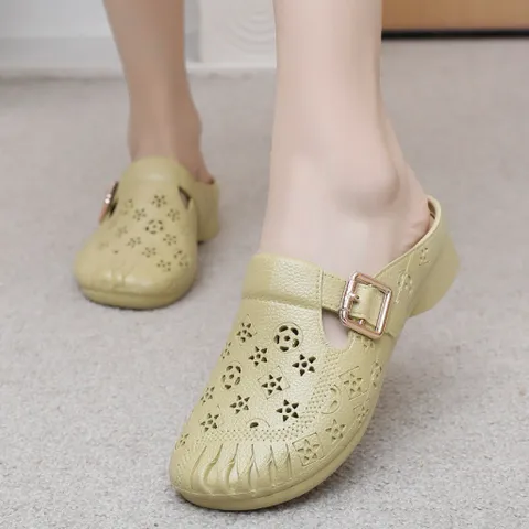 Dép Sục Nữ Họa Tiết Hoa Xinh Xắn, Sục Bít Mũi Quai Ngang Khóa Cài Thời Trang - Nàng Thơ Shoes