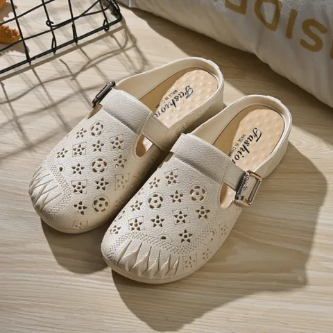 Dép Sục Nữ Họa Tiết Hoa Xinh Xắn, Sục Bít Mũi Quai Ngang Khóa Cài Thời Trang - Nàng Thơ Shoes