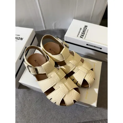 Sandal nữ quai đan khoá cài sau gót đế bệt – dép sandal nữ thời trang Hàn Quốc ( QCCC )