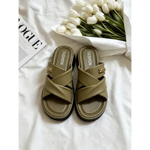 Dép bánh mì nữ quai chéo đính đá chữ LOVE, đế xuồng 5cm tôn dáng, chất liệu cao su mềm êm chân #depthoitrang