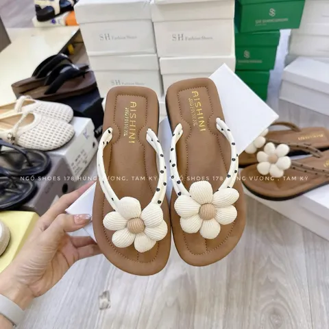 Dép kẹp ngón đính hoa cúc cao cấp - Đế siêu êm, form cực chuẩn [ Hàng Quảng Châu Full Box ]