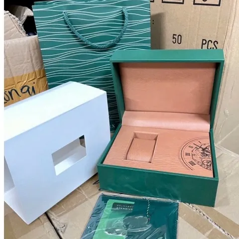 Hộp đồng hồ sang chảnh siêu cấp, túi- thẻ đầy đủ