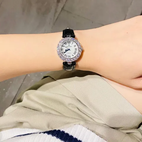 [ Yumi Store ] Đồng Hồ Nữ ROCROWN Dây Da Mặt Tròn Đá Pha Lê Siêu Sang. Thời Trang