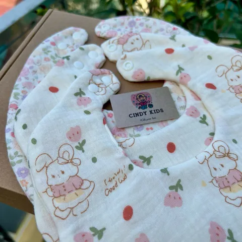 Yếm hoa Muslin cho bé gái, bé trai xoay 360 mềm mại thấm hút tốt độ hoàn thiện cao