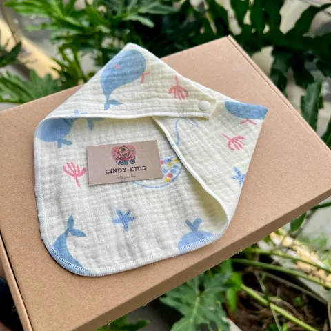 Khăn yếm tam giác xô Muslin organic 4 lớp siêu mềm mại thấm hút của nhà CindyKids