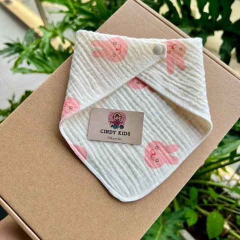 Khăn yếm tam giác xô Muslin organic 4 lớp siêu mềm mại thấm hút của nhà CindyKids