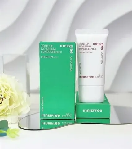 Kem chống nắng Innisfree No Sebum SPF50 - Kiểm Soát Nhờn, Bảo Vệ Da Khỏi Tia UVA/UVB, Dành Cho Da Dầu và Hỗn Hợp