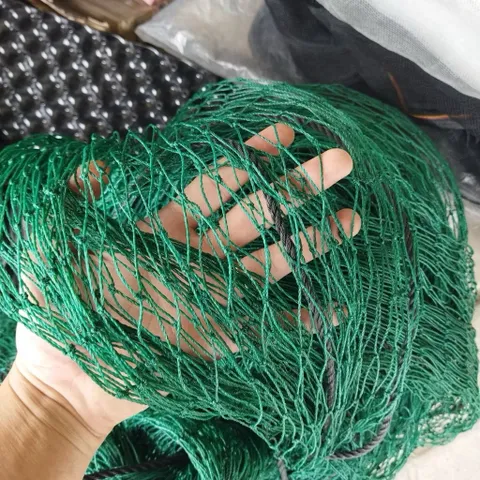 Lưới giàn leo đa năng màu xanh và đen - Dùng rào vườn, làm giàn leo, độ bền cao