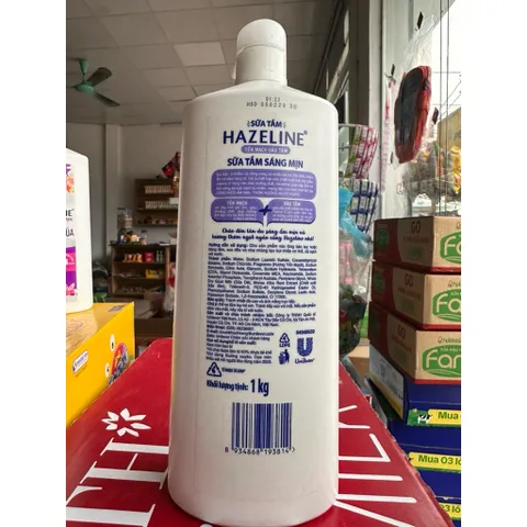 Sữa Tắm Dưỡng Thể Hazeline Thiên Nhiên Trắng Da - Chai 1KG