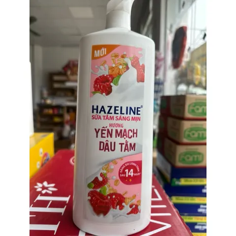 Sữa Tắm Dưỡng Thể Hazeline Thiên Nhiên Trắng Da - Chai 1KG
