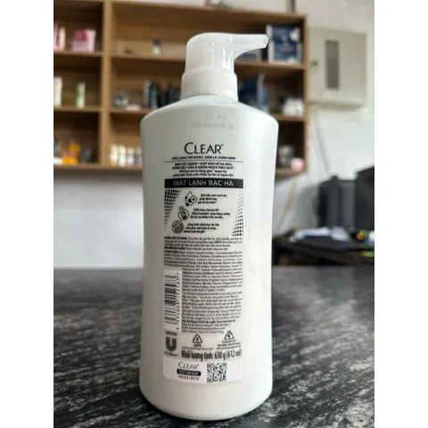 Dầu Gội Clear Mát Lạnh Bạc Hà Chai 630g