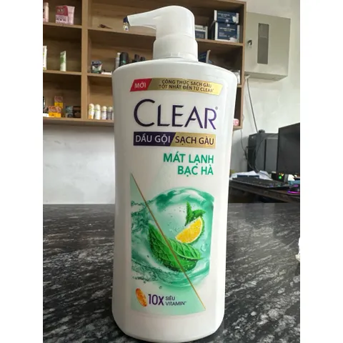 Dầu Gội Clear Mát Lạnh Bạc Hà Chai 630g
