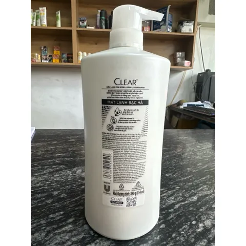 Dầu Gội Clear Mát Lạnh Bạc Hà Chai 630g