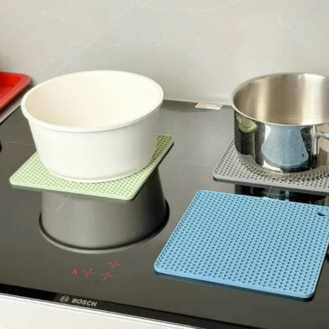 [Tặng Khăn] Bộ 5 Miếng Lót Nồi Silicon Cách Nhiệt Cao Cấp Chống Xước Bếp Chịu Nhiệt Lên Tới 200Độ C