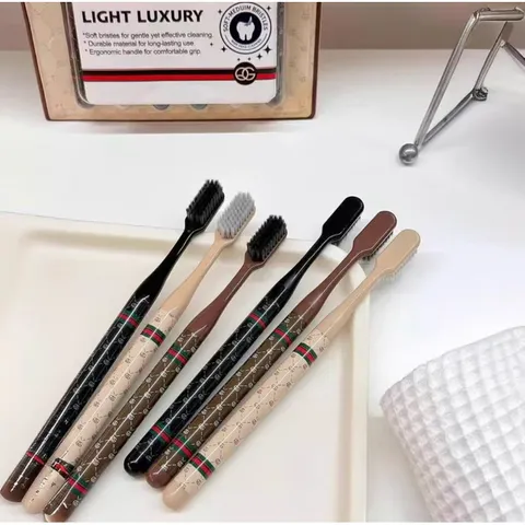 Bộ 6 Bàn Chải Đánh Răng Lông Mềm LUXURY G.C Sang Trọng - Vỉ Bàn Chải Đánh Răng Bảo Vệ Răng Miệng