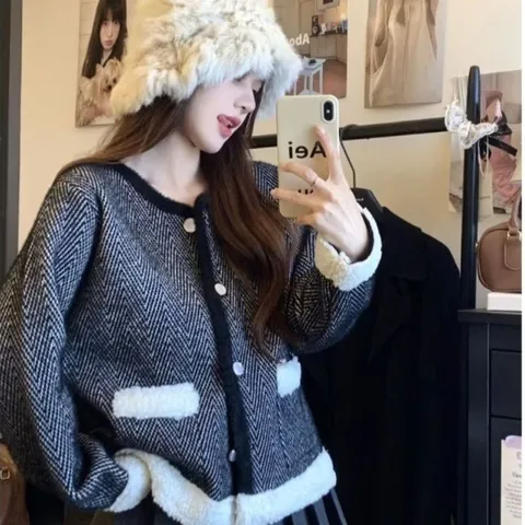 Áo khoác len lông cổ tròn viền lông 2 túi dáng ngắn thu đông tiểu thư