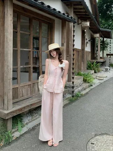 Set bộ nữ thiết kế áo hai dây buộc nơ kèm quần suông dài ống rộng thướt tha, phong cách tiểu thư vintage ngọt ngào