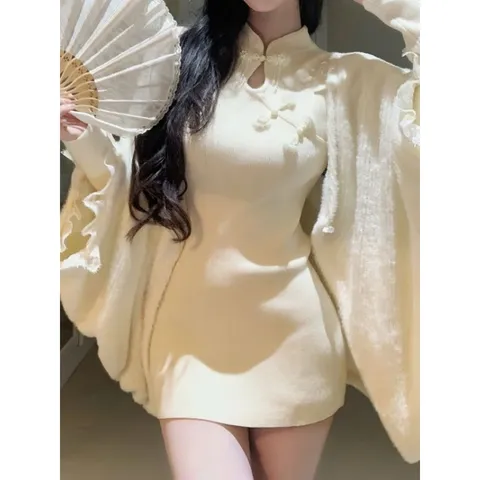 Set đầm len body kiểu cúc cổ trang kèm áo choàng tay phồng