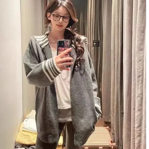 Áo khoác len phối kẻ sọc khóa zip nữ form rộng cổ khăn phong cách Hàn Quốc