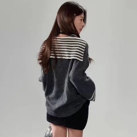 Áo khoác len phối kẻ sọc khóa zip nữ form rộng cổ khăn phong cách Hàn Quốc