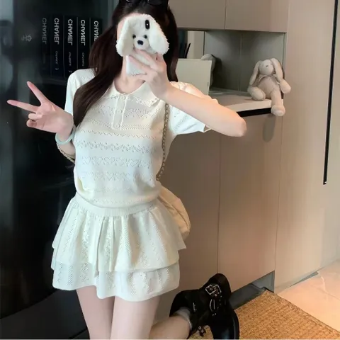 Set bộ áo len tăm dệt kim cổ bẻ kèm chân váy chữ A xếp ly màu kem style Hàn Quốc sang chảnh