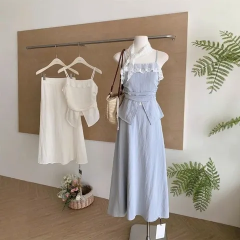 Set váy hai dây trơn màu viền ren trắng bèo đi biển nhẹ nhàng