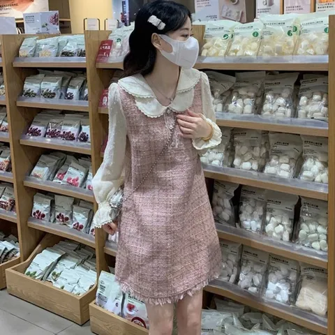 Đầm suông dạ gai hồng phối trắng cổ bẻ nhẹ nhàng tiểu thư