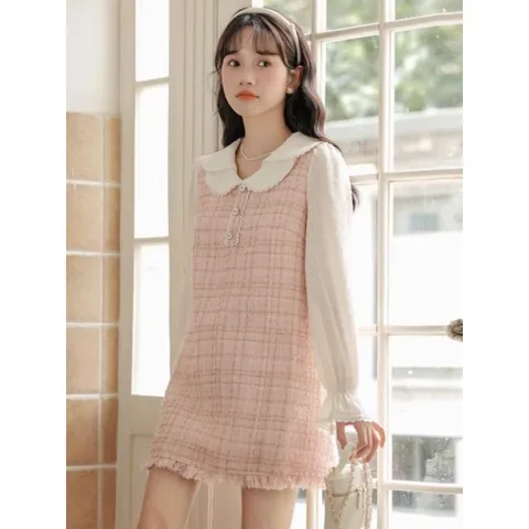 Đầm suông dạ gai hồng phối trắng cổ bẻ nhẹ nhàng tiểu thư