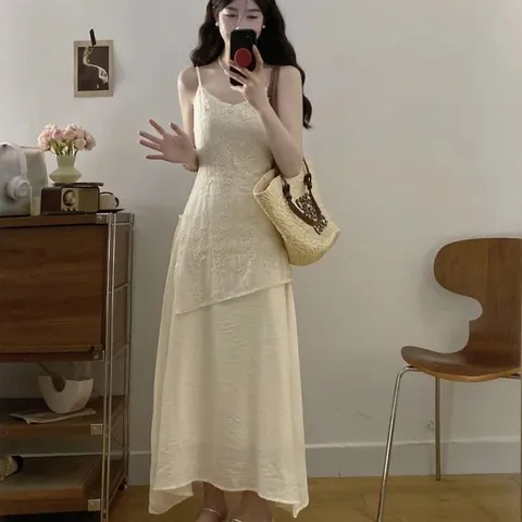 Váy hai dây kem phối ren hoa thô dáng suông dài đi biển