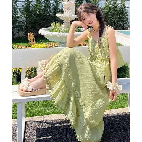 Set váy hai dây xanh cốm xòe bèo đính ren hoa nhẹ nhàng cho mùa hè