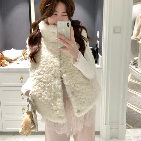 Áo phao gile hai mặt màu hồng chấm bi và lông cừu trắng cổ cao cho nữ