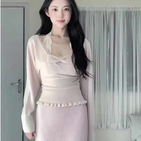 Áo len đính nơ cổ chữ V phối ren viền bèo ôm hông tiểu thư