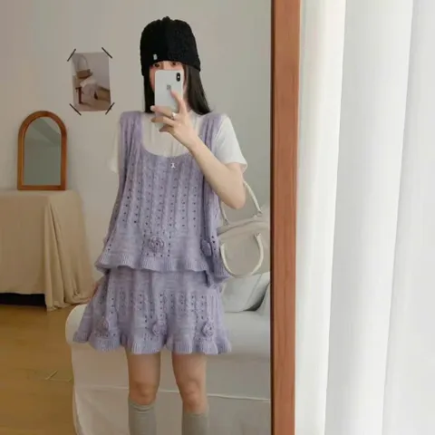 Set bộ len váy và áo len hai dây dệt kim thêu hoa hồng lượn bèo dáng ngắn