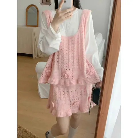 Set bộ len váy và áo len hai dây dệt kim thêu hoa hồng lượn bèo dáng ngắn